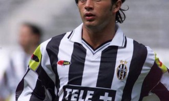 尤文之子文质彬彬却凶悍，30岁征战西甲，33岁告别赛场转型教练