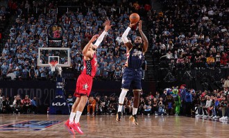 詹姆斯8分杜兰特5分3断 福克斯绝杀条纹队胜星辰队