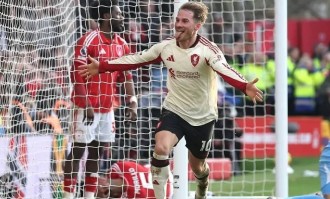 8分钟地狱到天堂！绝杀被吹+读秒反杀，利物浦沦落靠17岁小孩保命